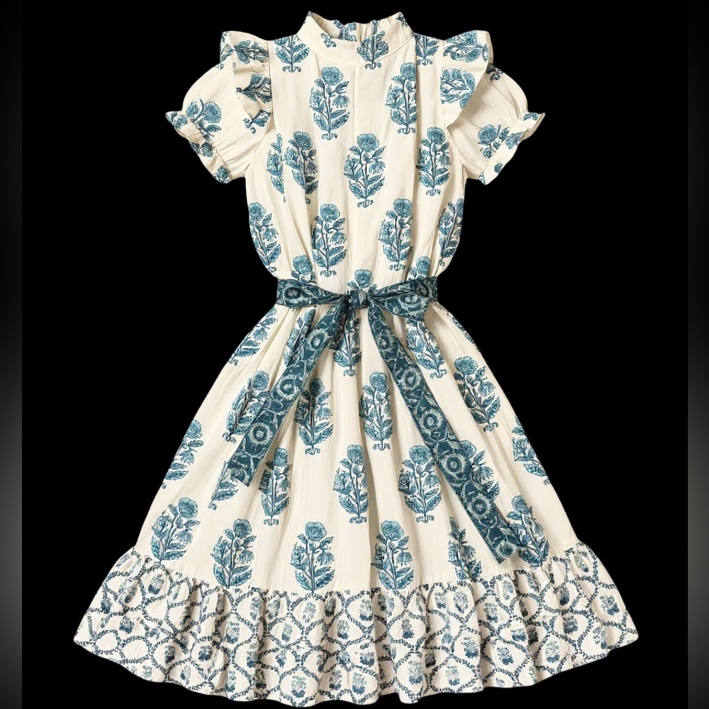 Victoria Dunn Floral Blue and White Women's Dress size Large. Never worn.